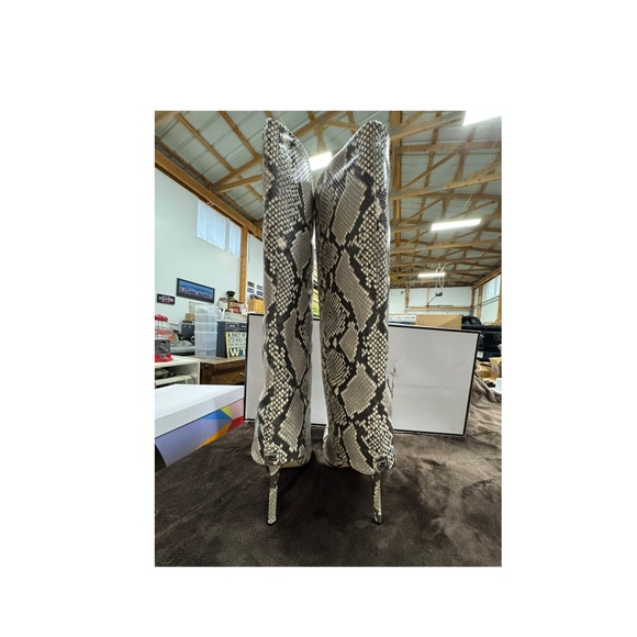 Guess Snakeskin Pattern Knee-High Boots size 9 - Picture 6 of 10